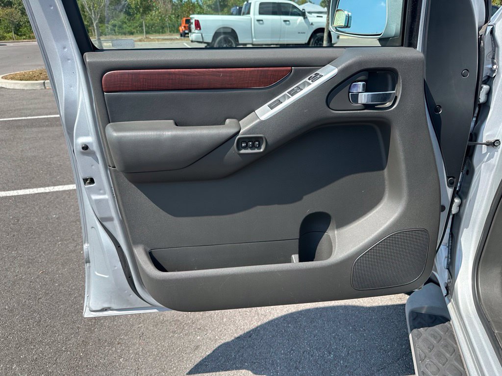Used 2012 Nissan Pathfinder LE RWD image 13