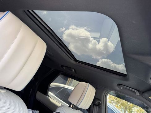 Used 2020 Land Rover Discovery HSE Luxury image 16