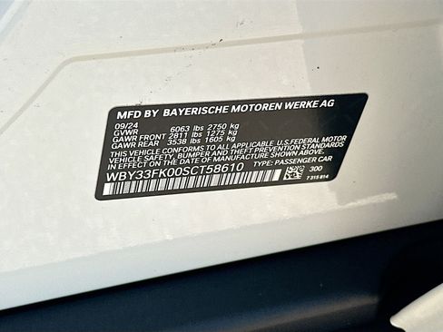 Used 2025 BMW i5 eDrive40i w/ Premium Package image 39