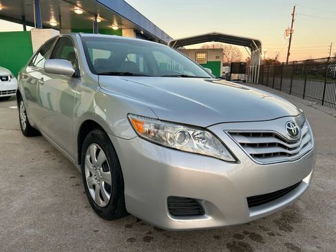 Used 2011 Toyota Camry LE image 8