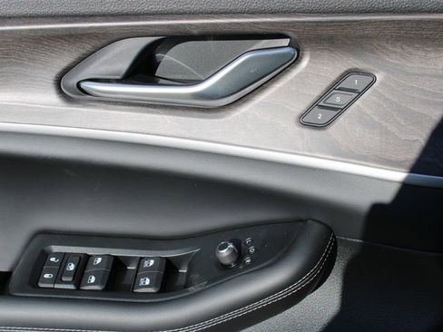New 2026 Jeep Grand Cherokee Limited AWD/4WD image 32