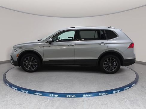 Used 2022 Volkswagen Tiguan SE AWD/4WD image 9