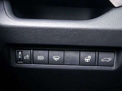 Used 2022 Toyota RAV4 XLE Premium AWD/4WD image 20