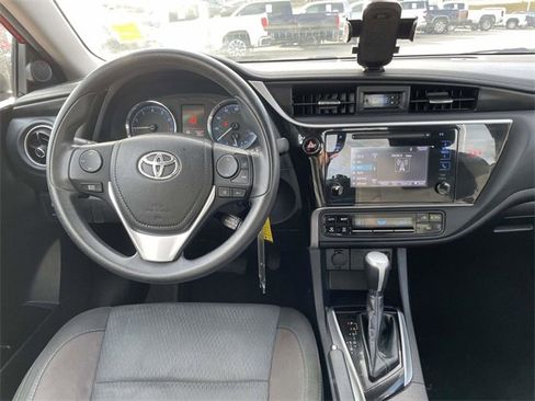Used 2018 Toyota Corolla LE image 15