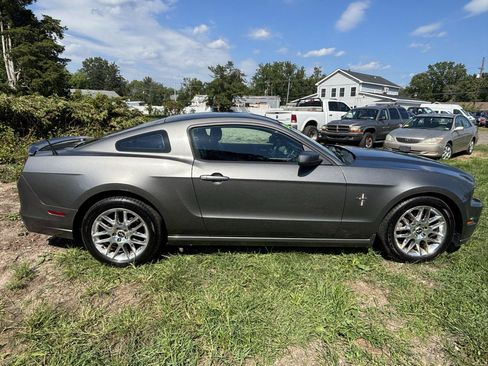 Used 2013 Ford Mustang Premium RWD image 4