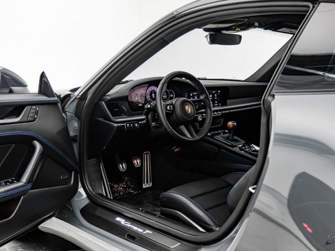 Used 2025 Porsche 911 Carrera T image 30