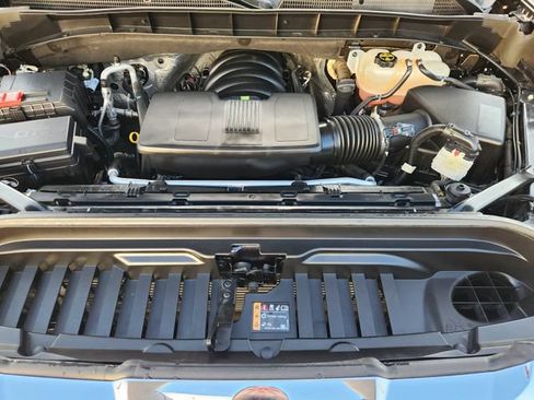 Used 2025 GMC Sierra 1500 SLT AWD/4WD image 31