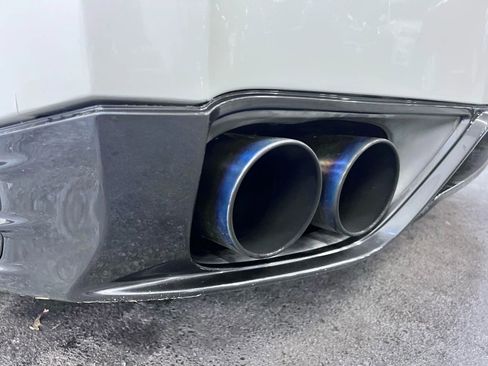 Used 2015 Nissan GT-R Premium image 15