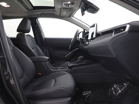 Used 2026 Toyota Corolla Cross XLE w/ Convenience Package image 12