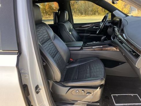 Used 2022 Cadillac Escalade ESV Sport Platinum image 24