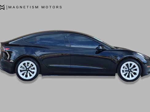 Used 2023 Tesla Model 3 Standard Range RWD image 2