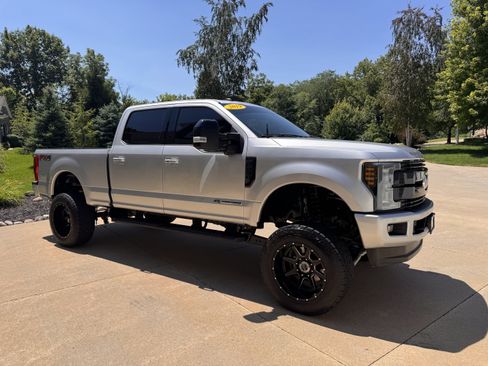 Used 2019 Ford F250 Lariat w/ Lariat Ultimate Package AWD/4WD image 8