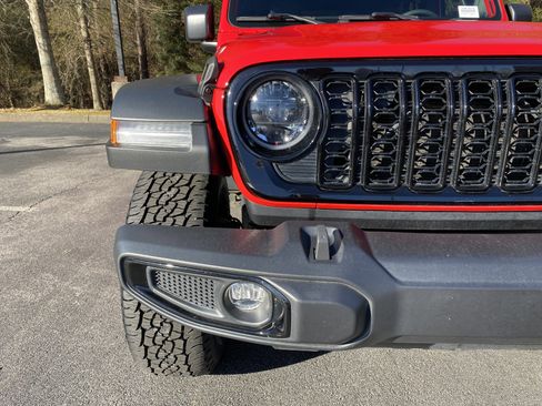 Used 2024 Jeep Wrangler Willys image 14