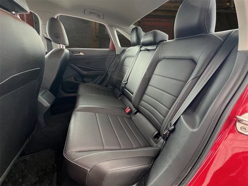 Used 2024 Volkswagen Jetta SE image 14