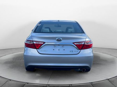Used 2015 Toyota Camry XLE w/ Moonroof Package image 4