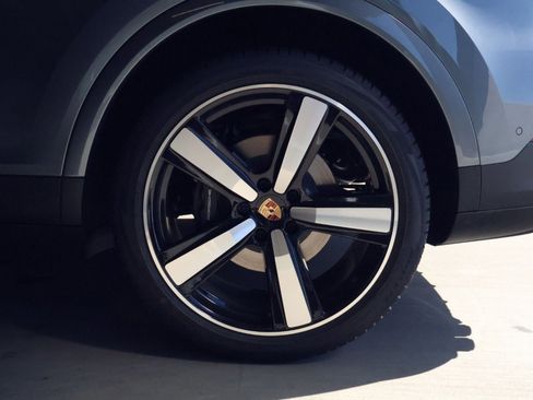 New 2026 Porsche Cayenne image 27