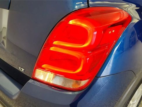 Used 2019 Chevrolet Trax LT image 15