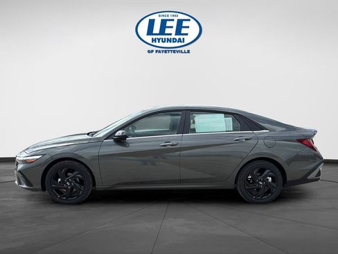 New 2026 Hyundai Elantra SEL Sport FWD image 6
