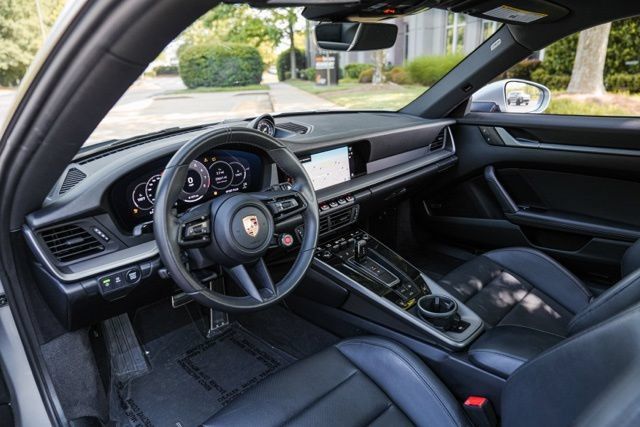 Used 2025 Porsche 911 Carrera RWD image 22