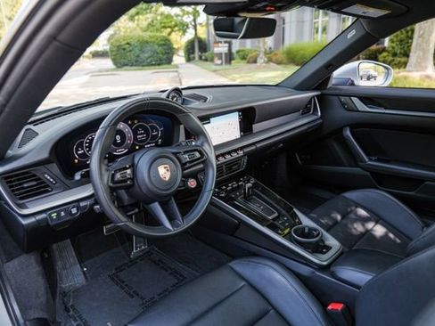 Used 2025 Porsche 911 Carrera RWD image 22