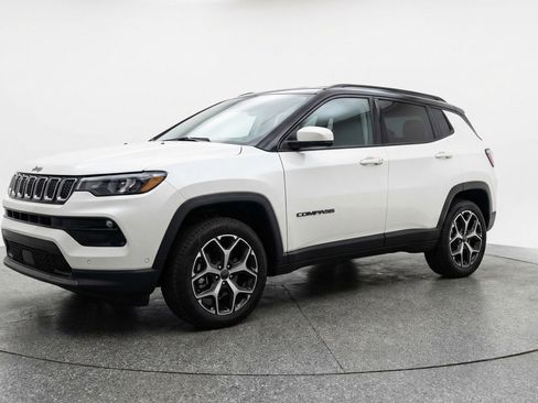 Used 2025 Jeep Compass Limited AWD/4WD image 3