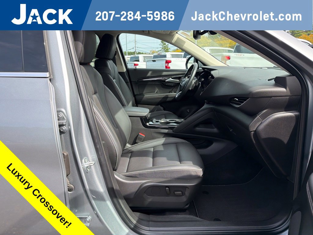 Used 2023 Buick Envision Essence AWD/4WD image 32