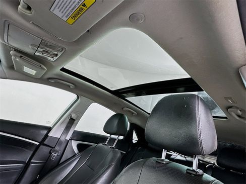 Used 2014 Hyundai Elantra GT w/ Option Group 03 image 11