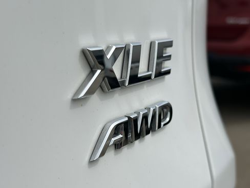 Certified 2025 Toyota RAV4 XLE AWD/4WD image 9