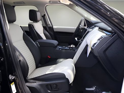 New 2025 Land Rover Discovery S AWD/4WD image 15