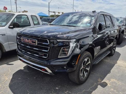 Used 2025 GMC Yukon AT4 w/ Premium Trailering Package AWD/4WD image 3