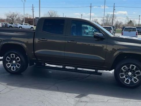Used 2024 Chevrolet Colorado LT w/ LT Convenience Package III image 9