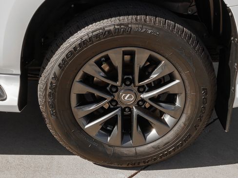 Used 2021 Lexus GX 460 Premium w/ Premium Plus Package AWD/4WD image 14