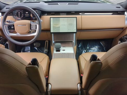 Certified 2025 Land Rover Range Rover Long Wheelbase SE AWD/4WD image 15