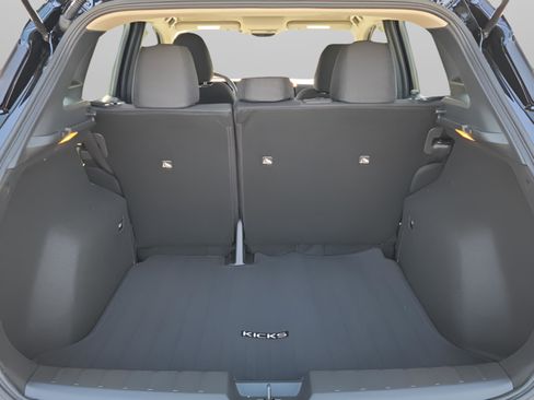 New 2026 Nissan Kicks S image 8