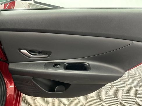 Used 2025 Hyundai Elantra SEL w/ Cargo Package FWD image 16