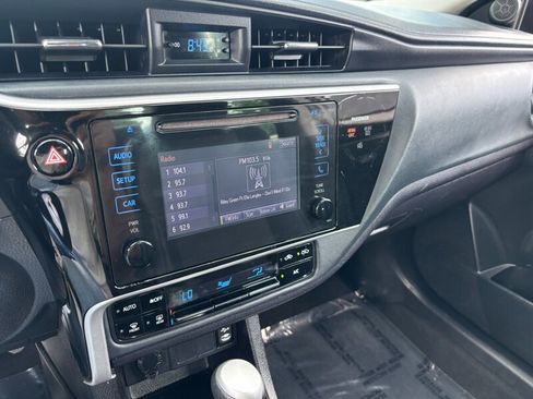 Used 2017 Toyota Corolla LE FWD image 17