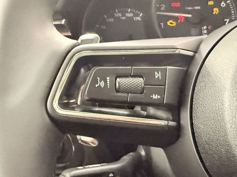 Used 2025 Porsche Macan image 15