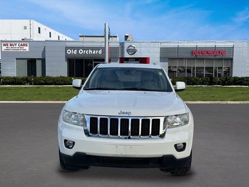 Used 2011 Jeep Grand Cherokee Laredo image 2