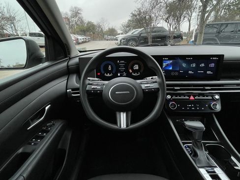 Used 2025 Hyundai Tucson SEL image 11