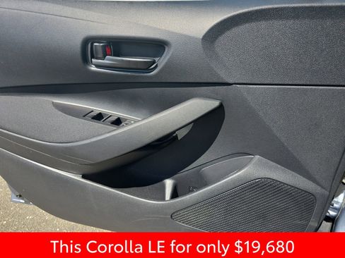 Used 2024 Toyota Corolla LE image 32