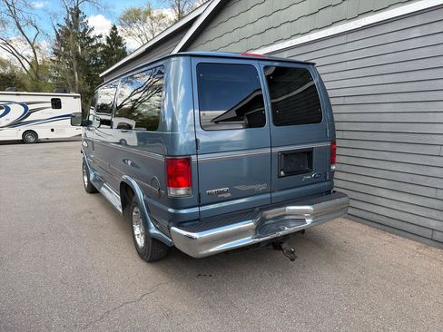 Used 2014 Ford E-150 and Econoline 150 w/ RV Plus Package RWD image 8