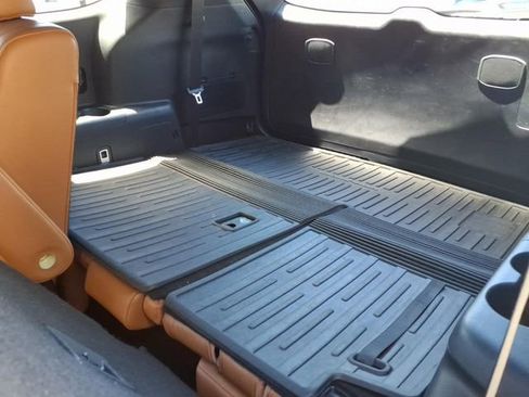 Used 2022 Toyota Highlander Platinum AWD/4WD image 9