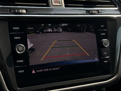 Used 2019 Volkswagen Tiguan SE w/ Panoramic Sunroof Package AWD/4WD image 19