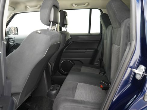 Used 2014 Jeep Patriot Latitude AWD/4WD image 14