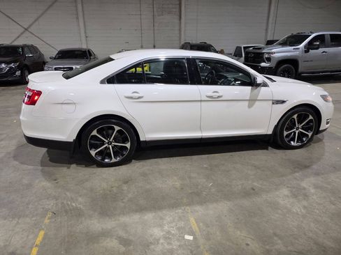 Used 2016 Ford Taurus SEL FWD image 14
