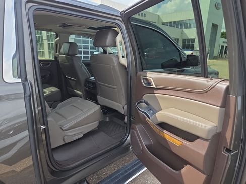 Used 2019 GMC Yukon XL Denali w/ Denali Ultimate Package AWD/4WD image 40