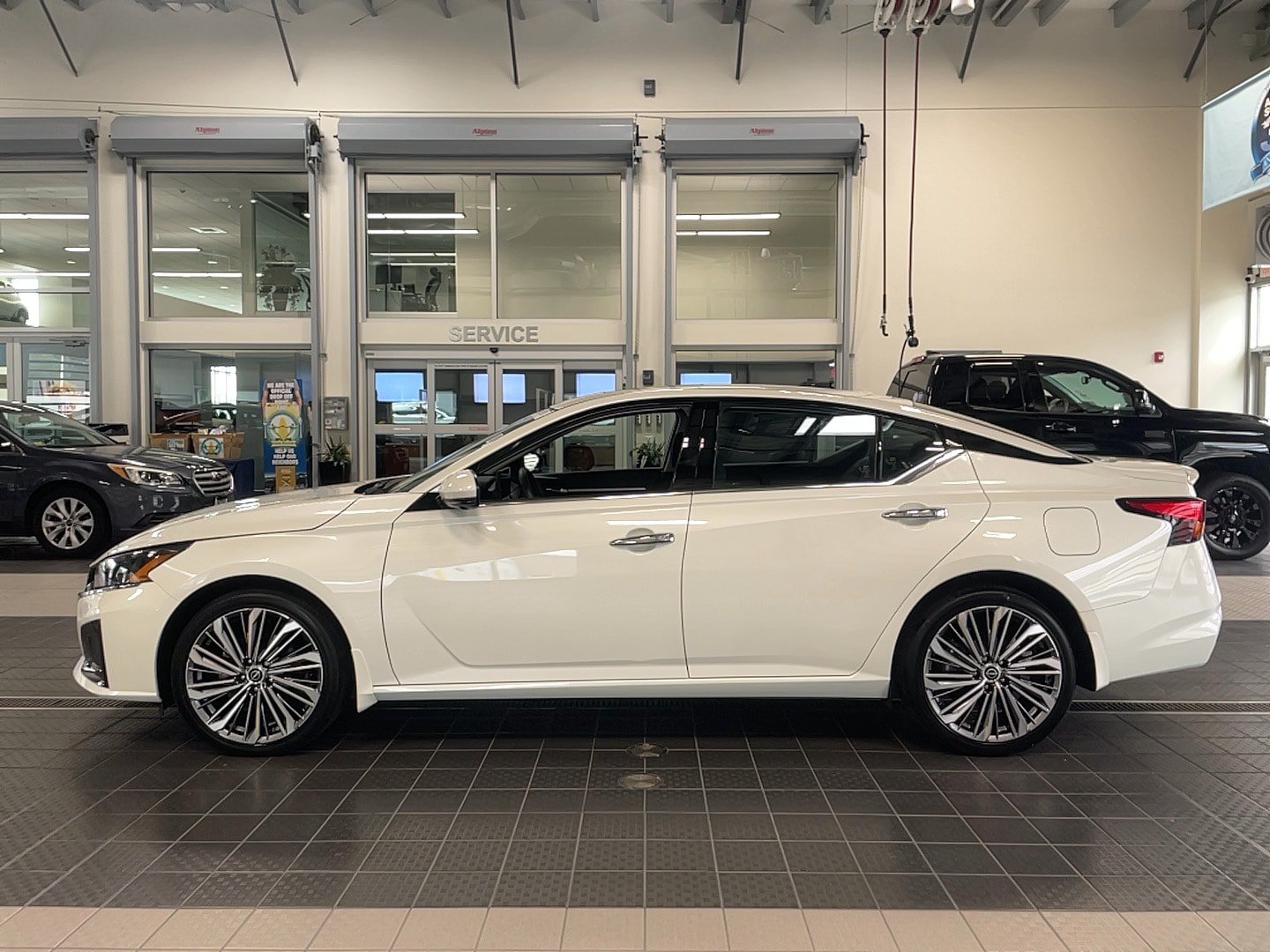 Used 2024 Nissan Altima 2.5 SL AWD/4WD image 4