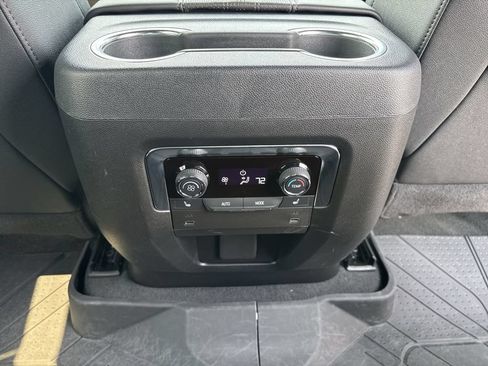 Certified 2025 Chevrolet Tahoe High Country AWD/4WD image 27