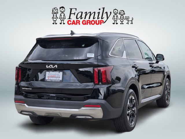 Used 2024 Kia Sorento S FWD image 4