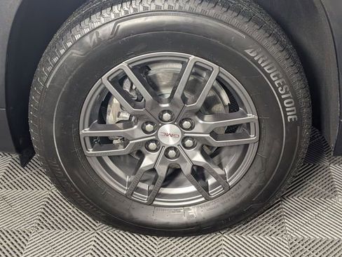 Used 2025 GMC Acadia Elevation image 8